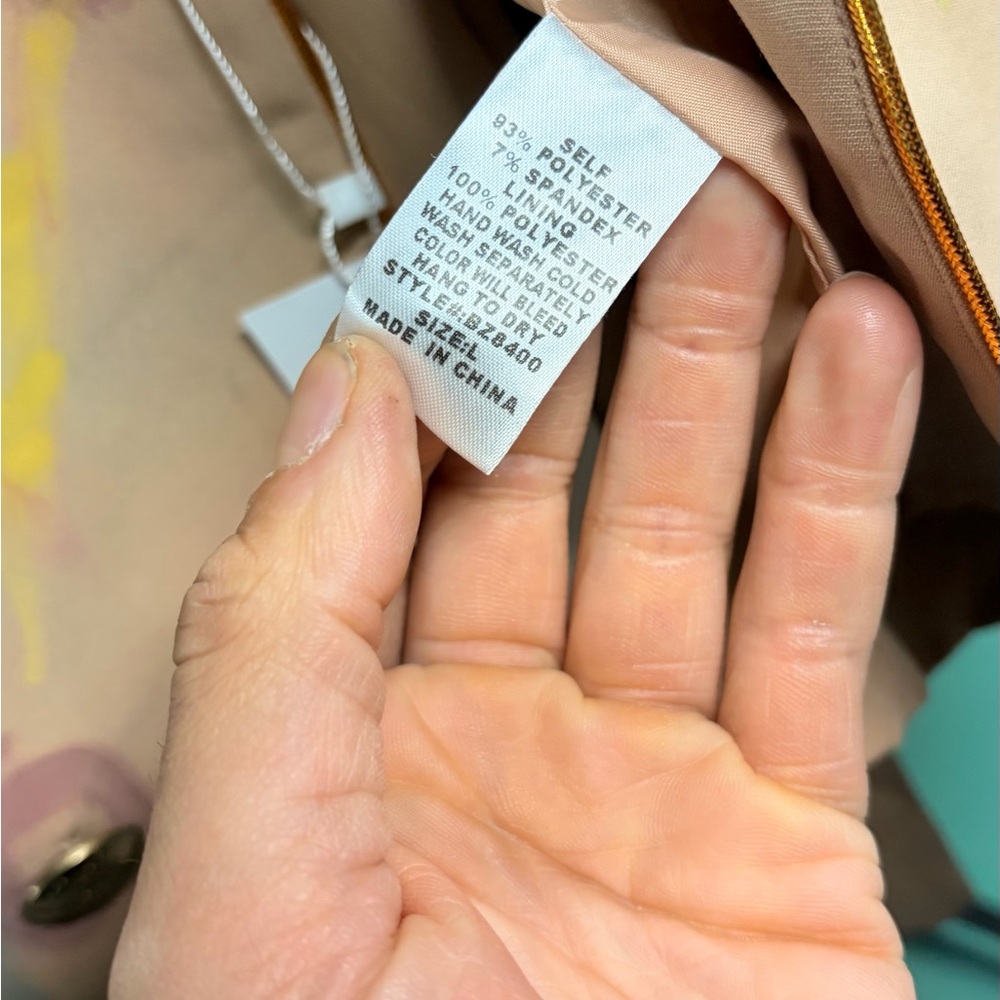 Vibrant Women's Blazer with Artistic Design - Picture 3 of 5